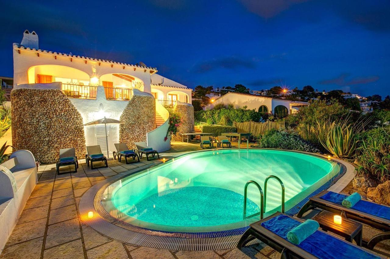 Corina Villa